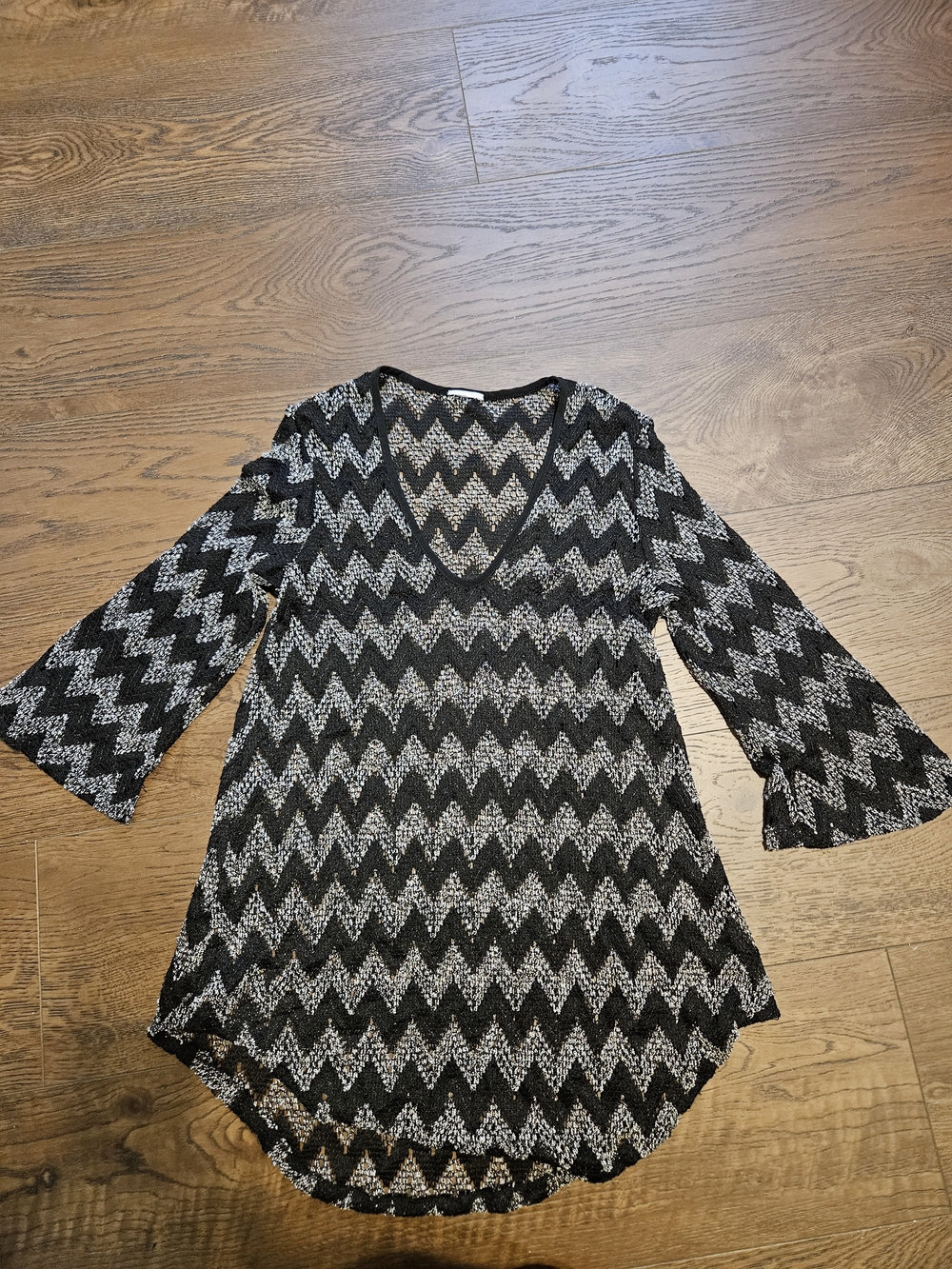 Source Unknown Black & Silver Zigzag Tunic Top